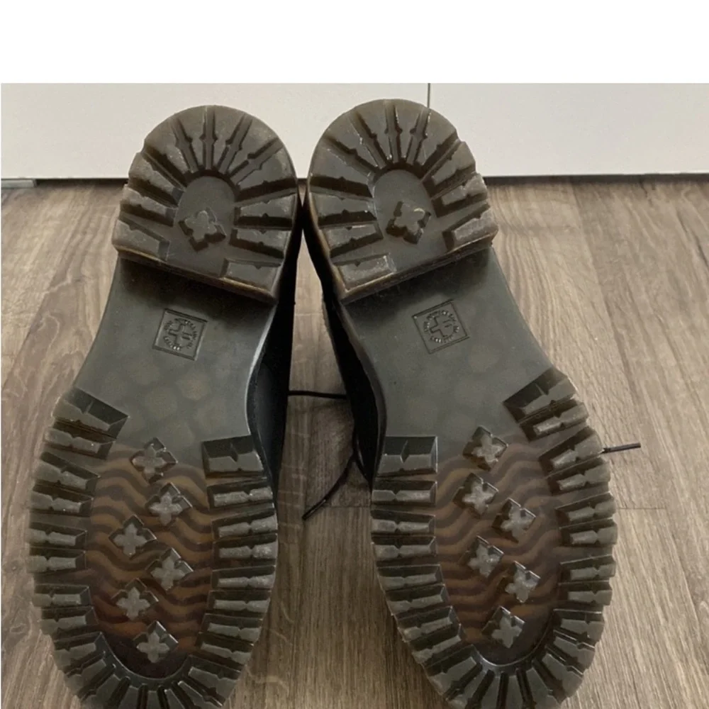 Dr Martens Shiver Hi Black Boots - Picture 6 of 8